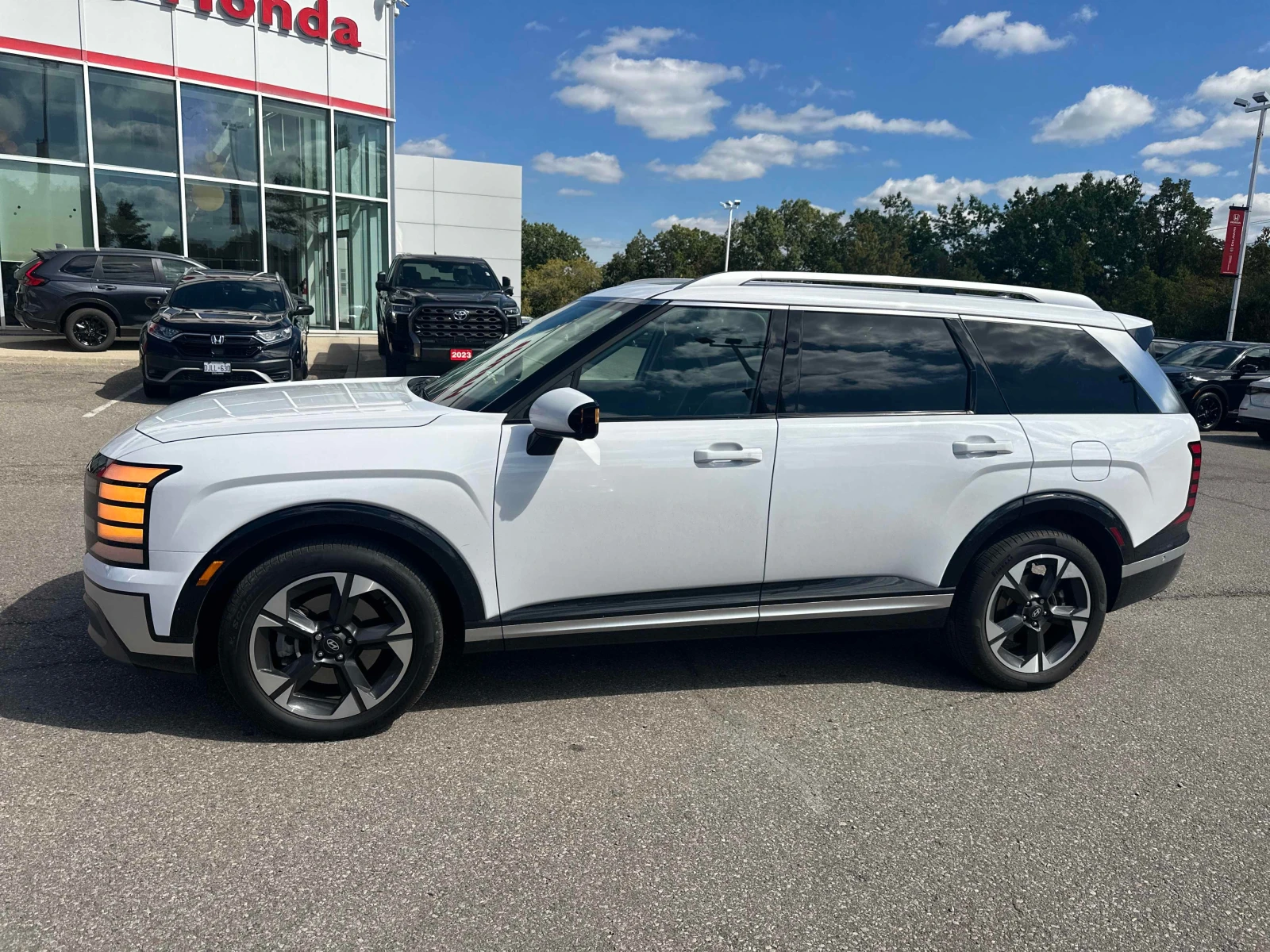 Hyundai Palisade Luxury / Обдухване / 360 / Distronic / Carfax, снимка 2 - Автомобили и джипове - 56150044