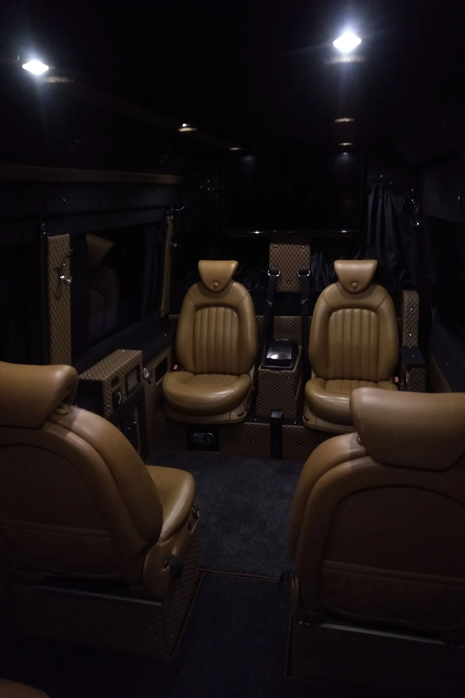 VW Crafter, снимка 10 - Бусове и автобуси - 53820731