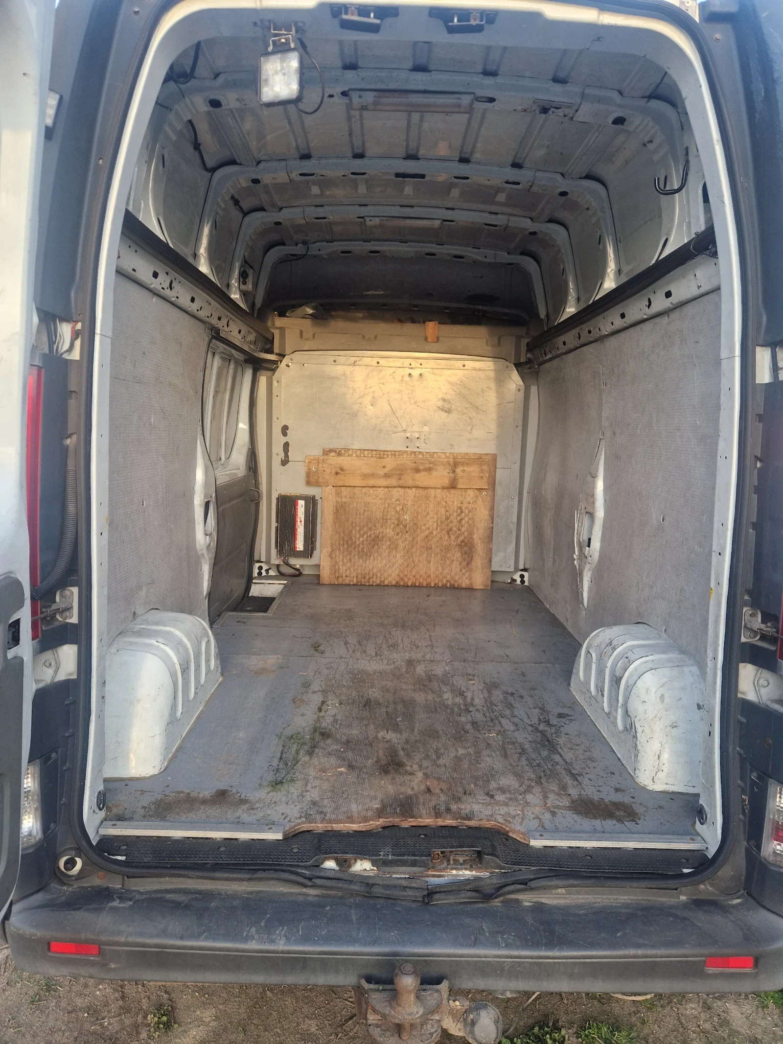 Opel Vivaro, снимка 7 - Бусове и автобуси - 54159371