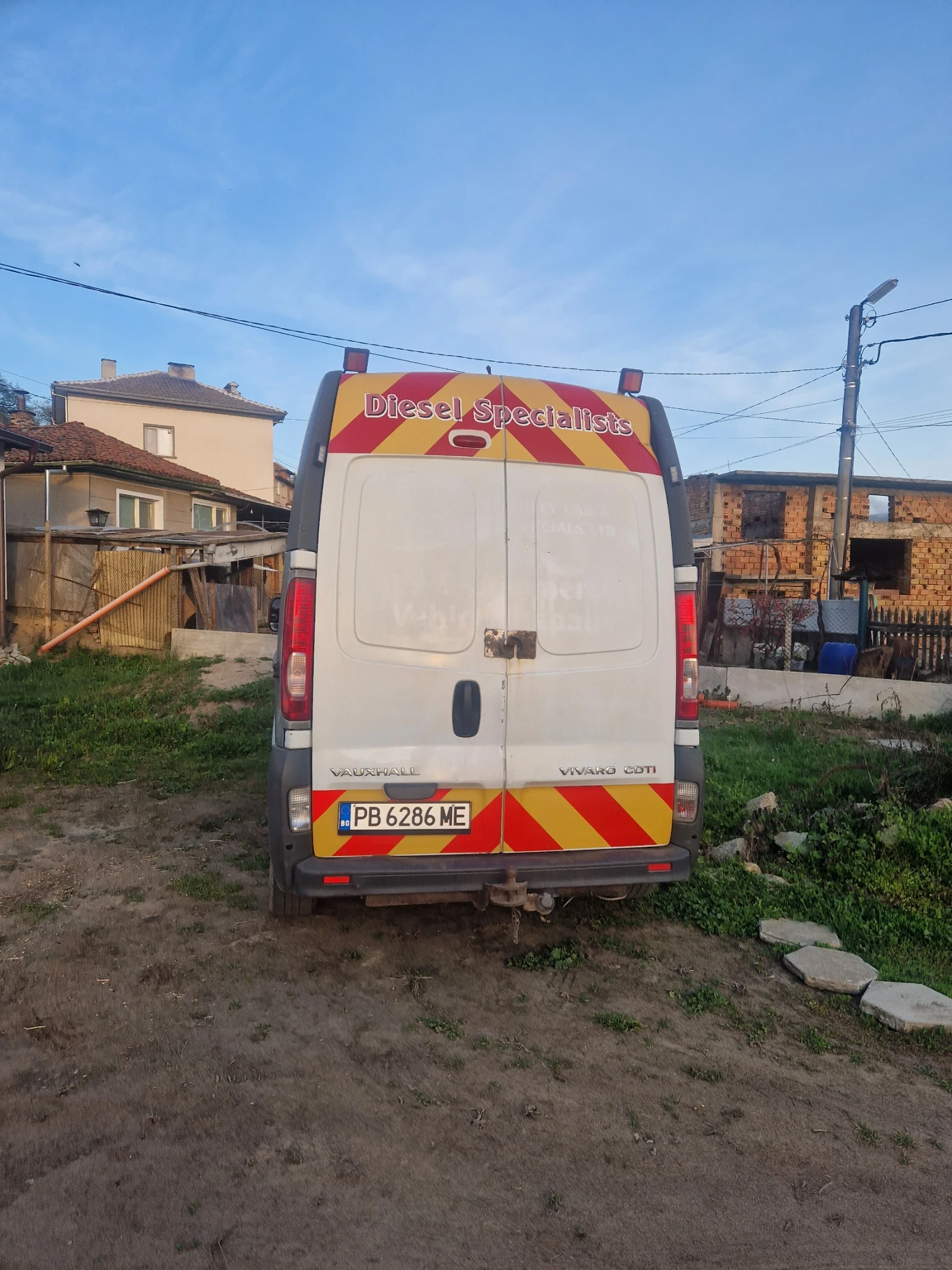 Opel Vivaro, снимка 11 - Бусове и автобуси - 54159371