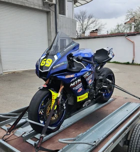  Yamaha YZF-R1