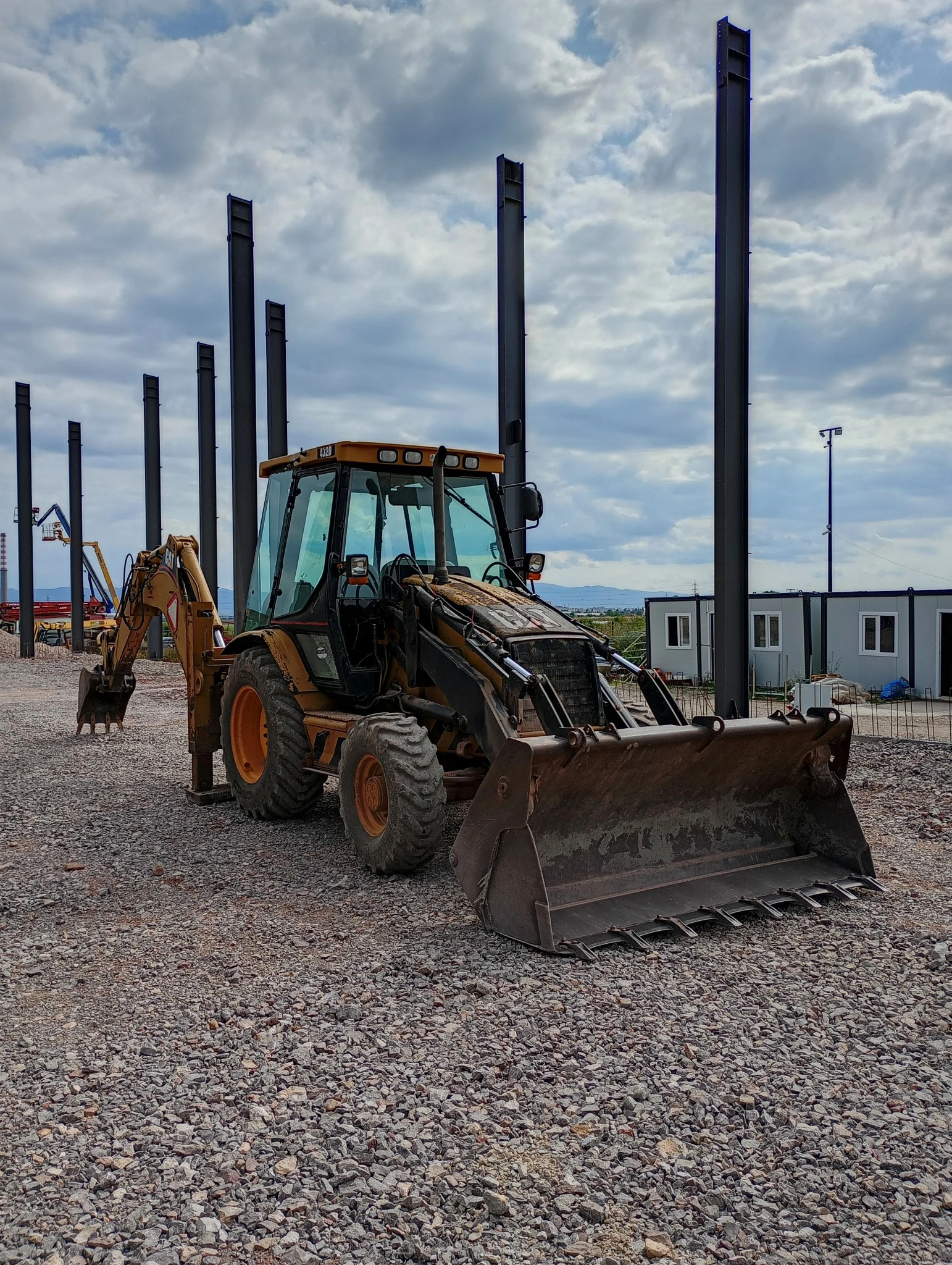 Багер Cat 432D, снимка 4 - Индустриална техника - 54944712