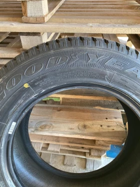 Гуми Всесезонни 235/65R17, снимка 2 - Гуми и джанти - 48435228