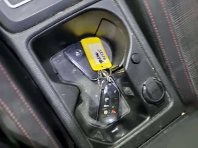 VW Golf GTI PERFORMANCE * AMBIENT* PANORAMA* CARFAX *  - 21800 € / 42637.09 лв. - 25966115 8