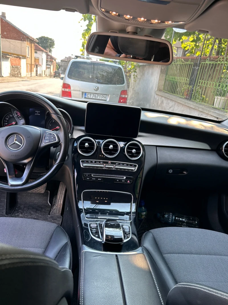 Mercedes-Benz C 220, снимка 13 - Автомобили и джипове - 52407811