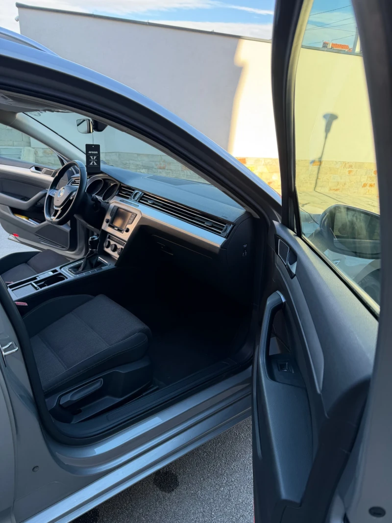 VW Passat R-line, снимка 9 - Автомобили и джипове - 53072573