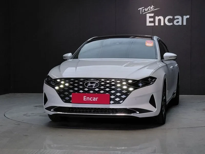 Hyundai Grandeur Exclusive* ПОДГРЕВ* ОБДУХВАНЕ* 360 КАМЕРИ* MEMORY, снимка 3 - Автомобили и джипове - 56585997