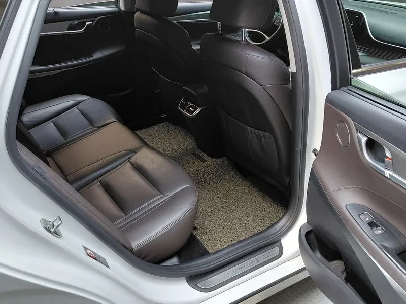 Hyundai Grandeur Exclusive* ПОДГРЕВ* ОБДУХВАНЕ* 360 КАМЕРИ* MEMORY, снимка 11 - Автомобили и джипове - 56585997