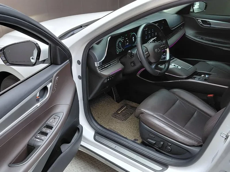 Hyundai Grandeur Exclusive* ПОДГРЕВ* ОБДУХВАНЕ* 360 КАМЕРИ* MEMORY, снимка 10 - Автомобили и джипове - 56585997