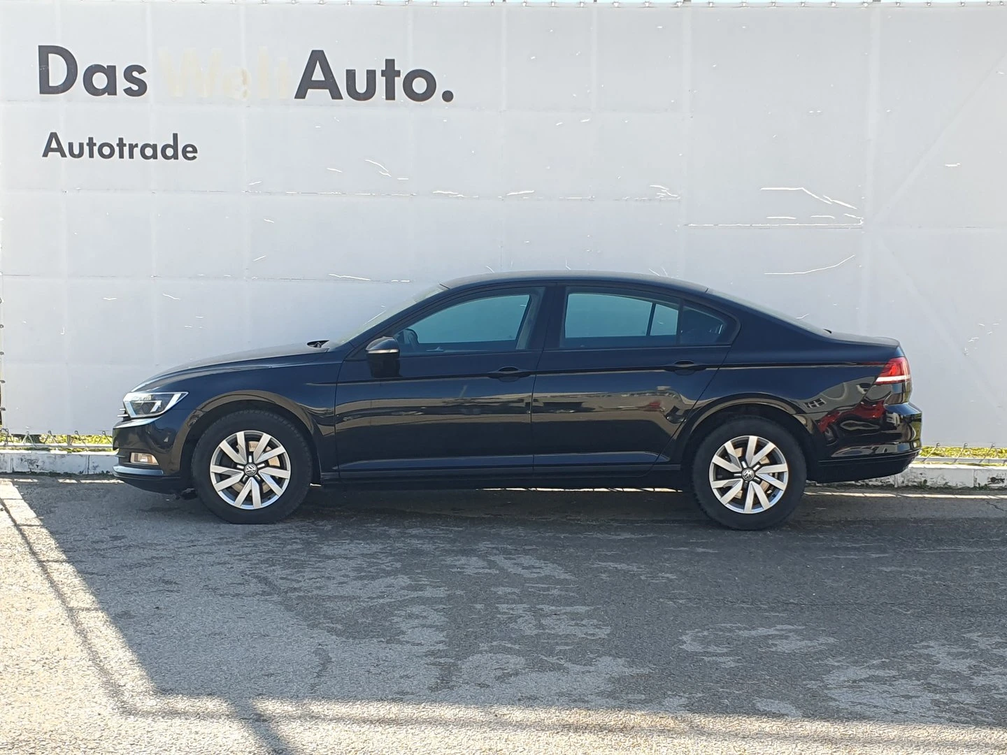 VW Passat Trendline 2.0TDI BMT - изображение 2