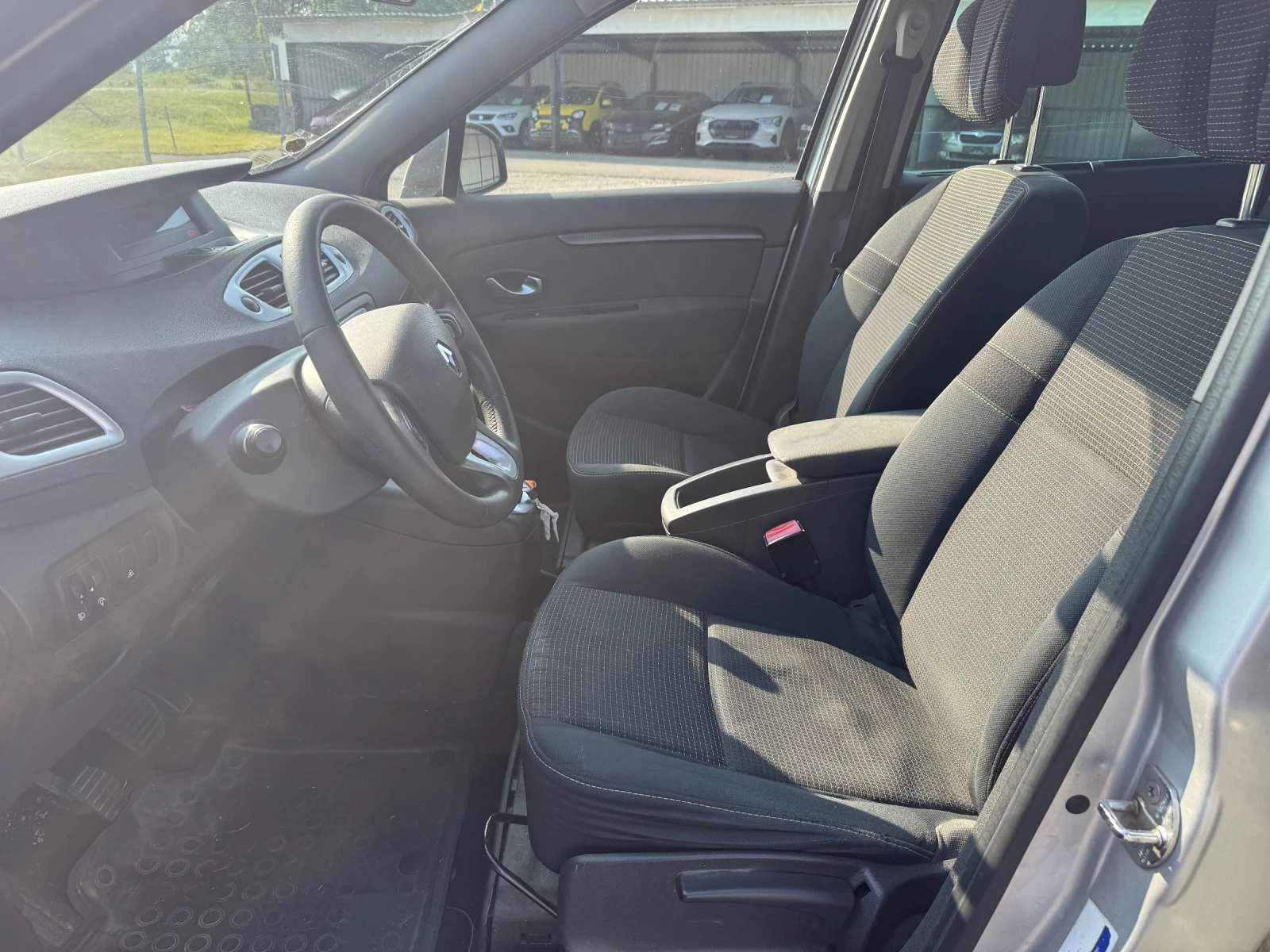 Renault Scenic 1.5DCi - изображение 9