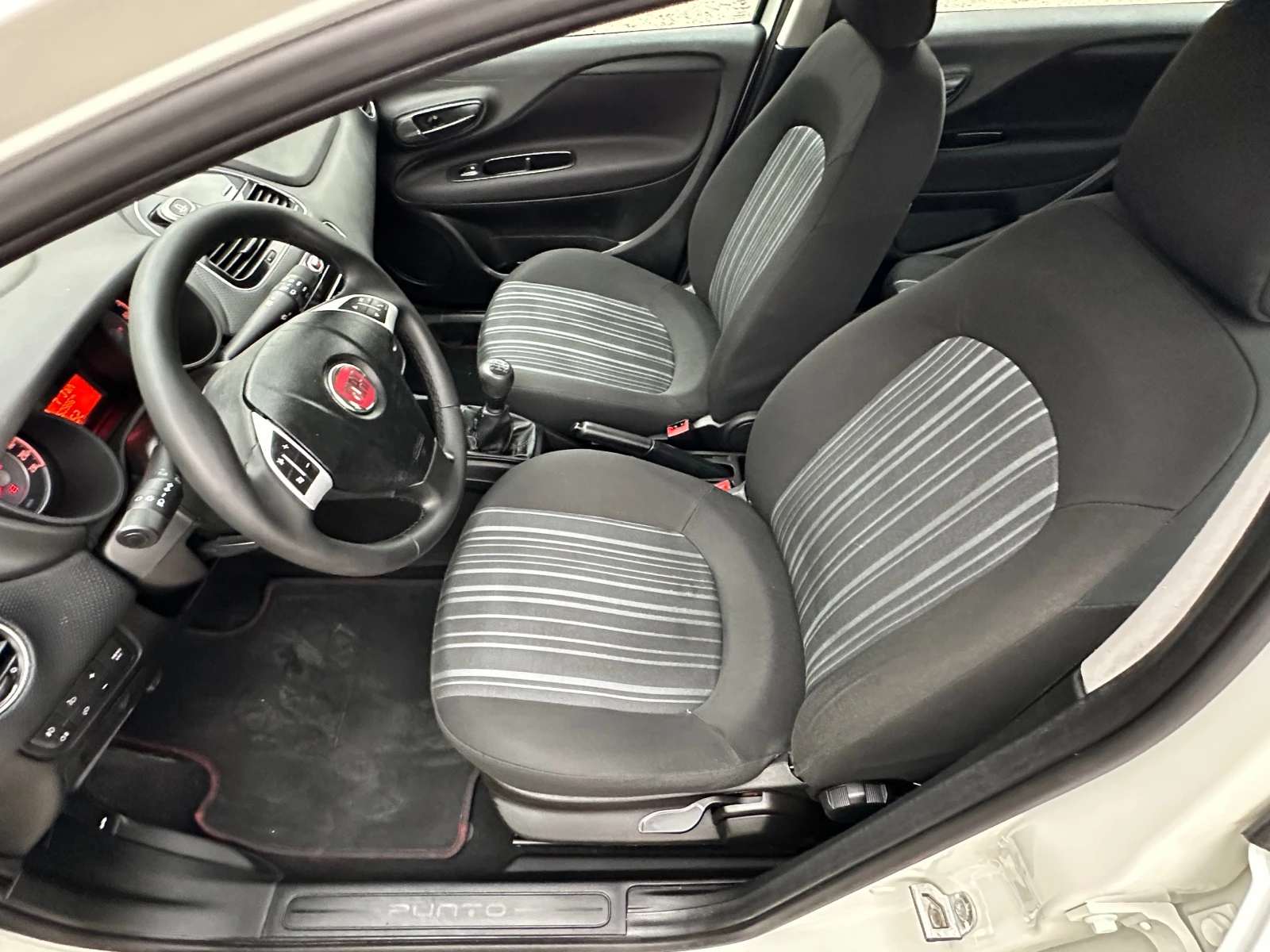 Fiat Punto EVO* DIESEL* TOP* EVRO5 - изображение 10