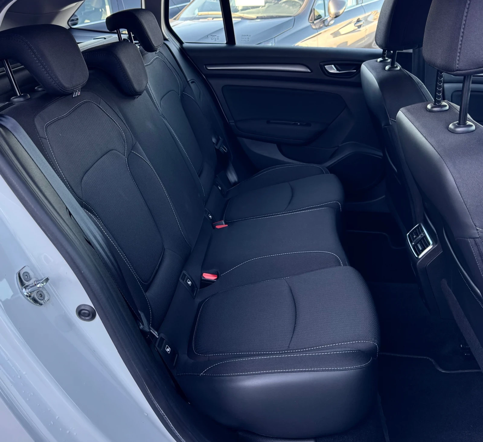 Renault Megane   | Mobile.bg   11