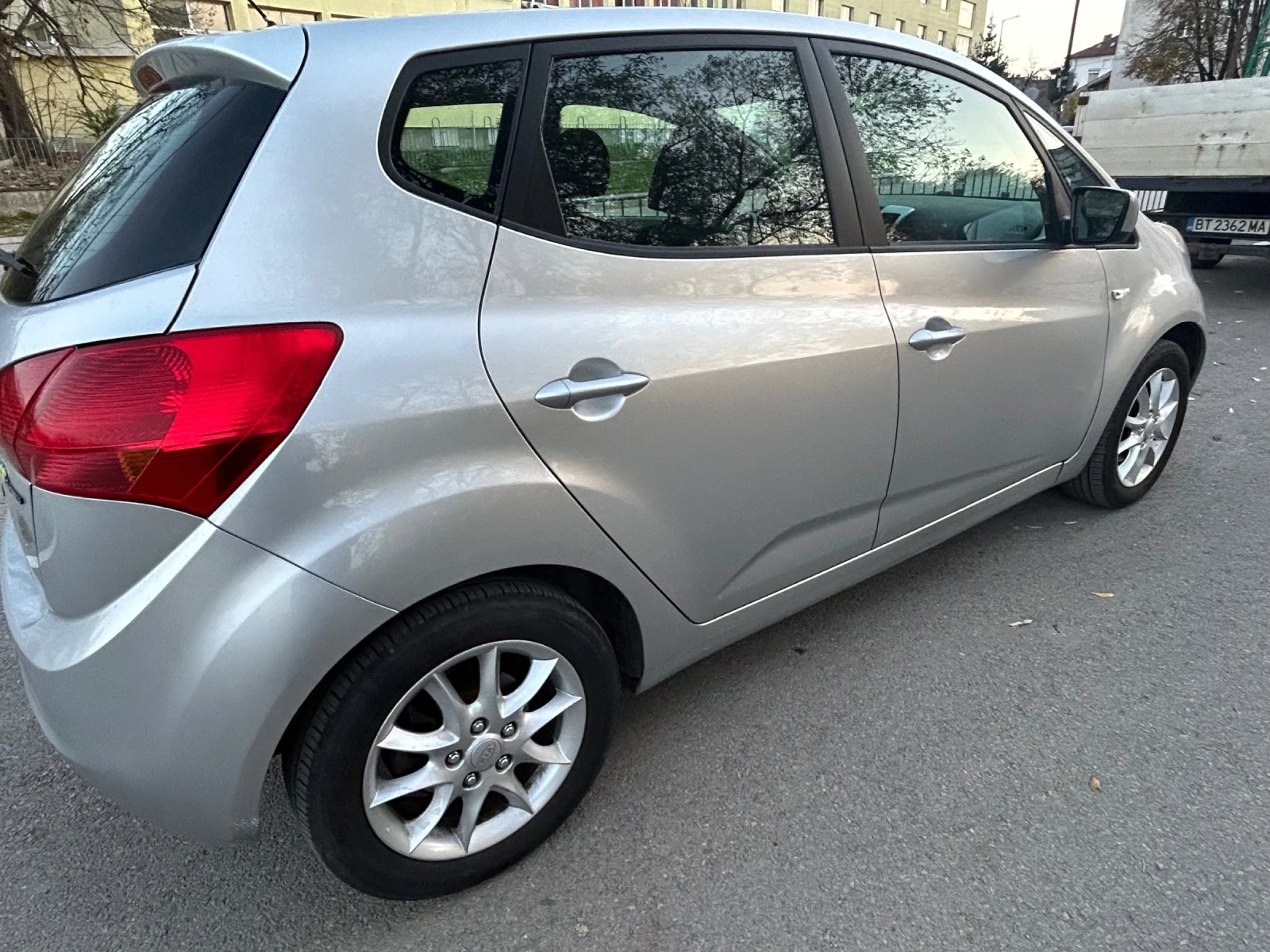 Kia Venga 1.6i / | Mobile.bg   6