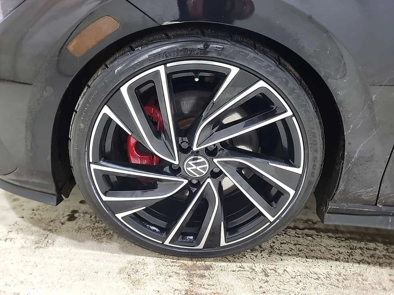 VW Golf GTI PERFORMANCE * AMBIENT* PANORAMA* CARFAX *  - изображение 6