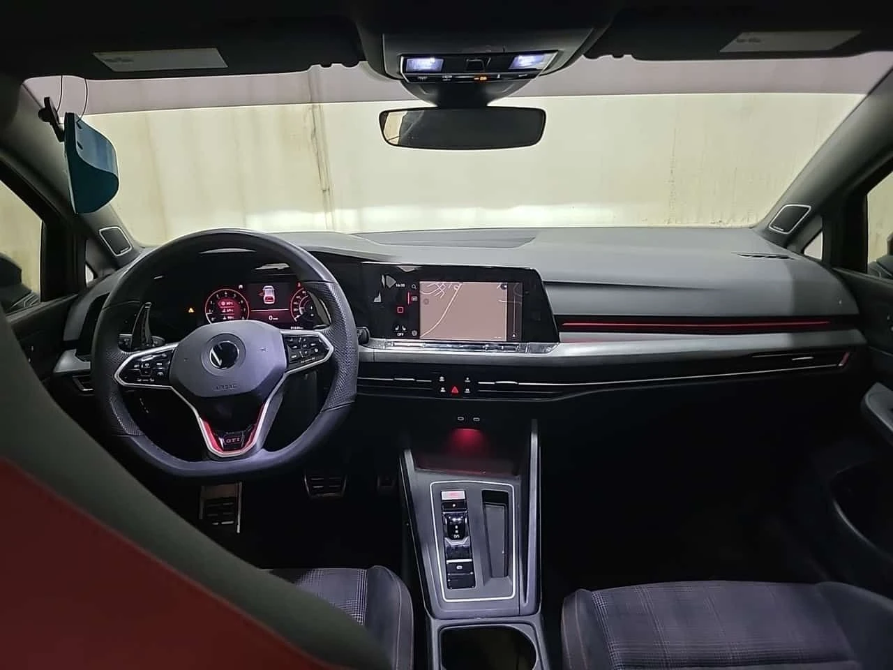 VW Golf GTI PERFORMANCE * AMBIENT* PANORAMA* CARFAX *  - изображение 10