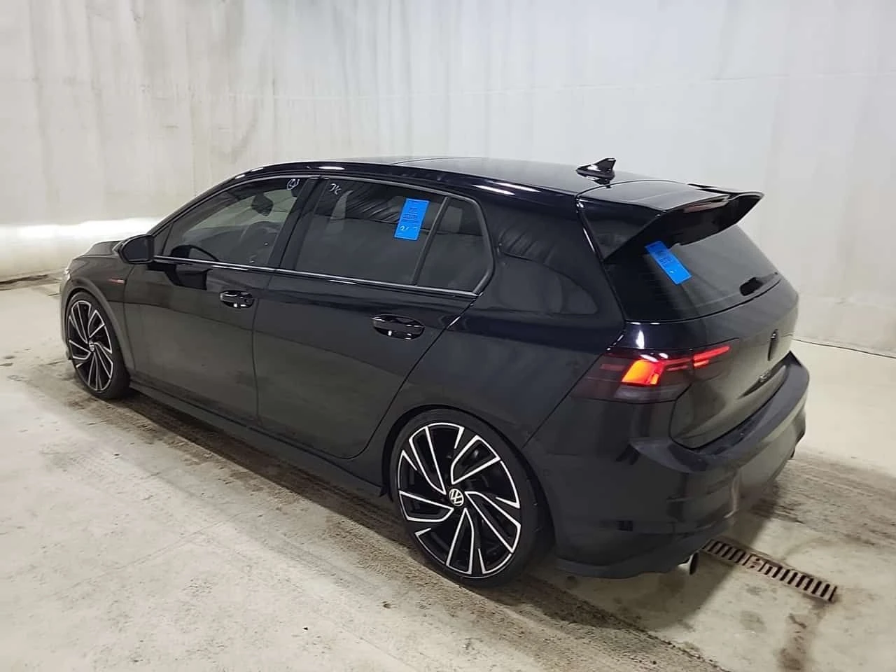 VW Golf GTI PERFORMANCE * AMBIENT* PANORAMA* CARFAX *  - изображение 4