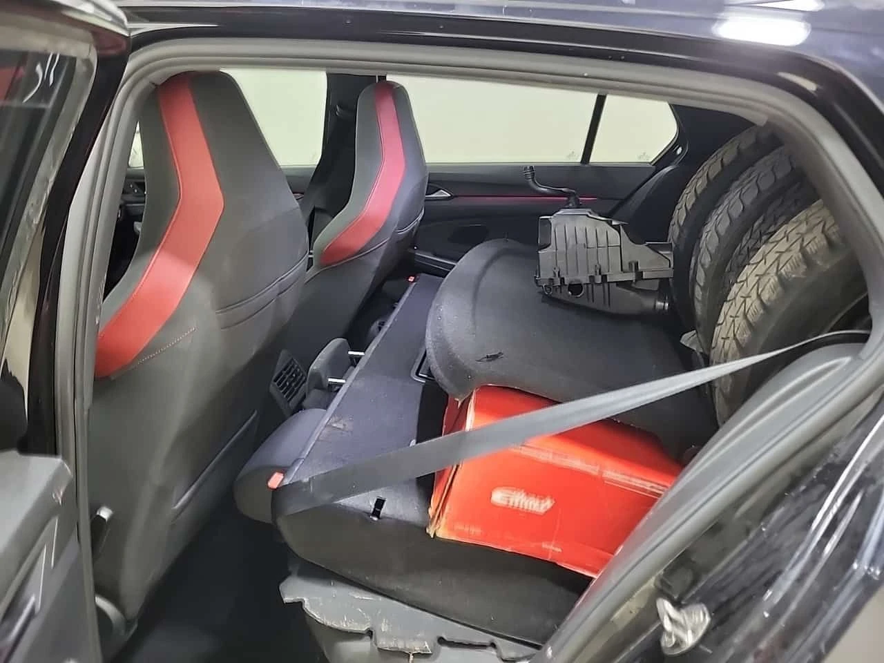 VW Golf GTI PERFORMANCE * AMBIENT* PANORAMA* CARFAX * , снимка 12 - Автомобили и джипове - 53712732