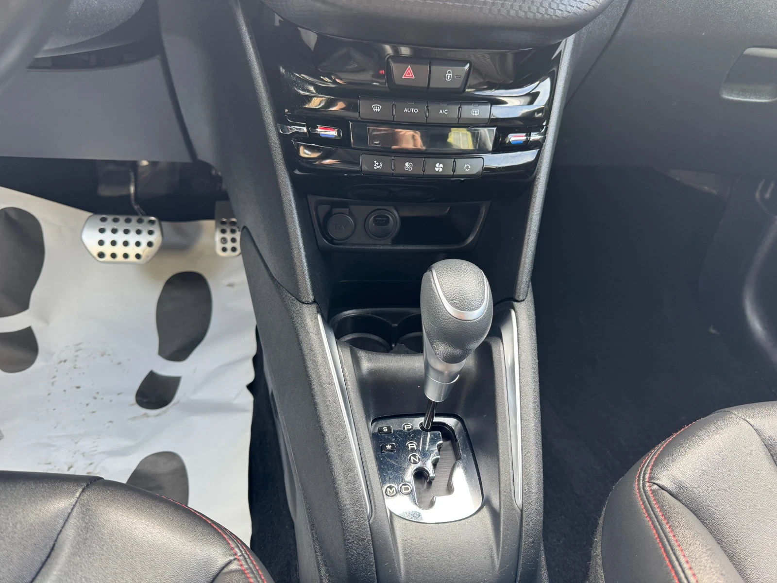 Peugeot 208 1, 2turbo GTline PANORAMA | Mobile.bg � ����������� 14