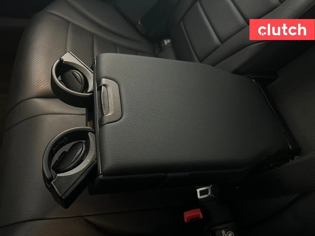 Mercedes-Benz C 300 Sedan 4MATIC* АвтоКредит* (Цена до БГ) , снимка 14 - Автомобили и джипове - 54227517