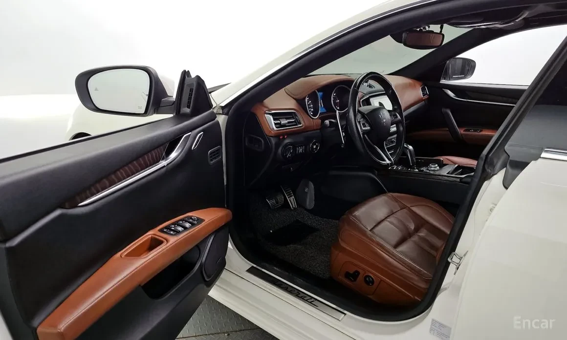 Maserati Ghibli, снимка 3 - Автомобили и джипове - 54303918