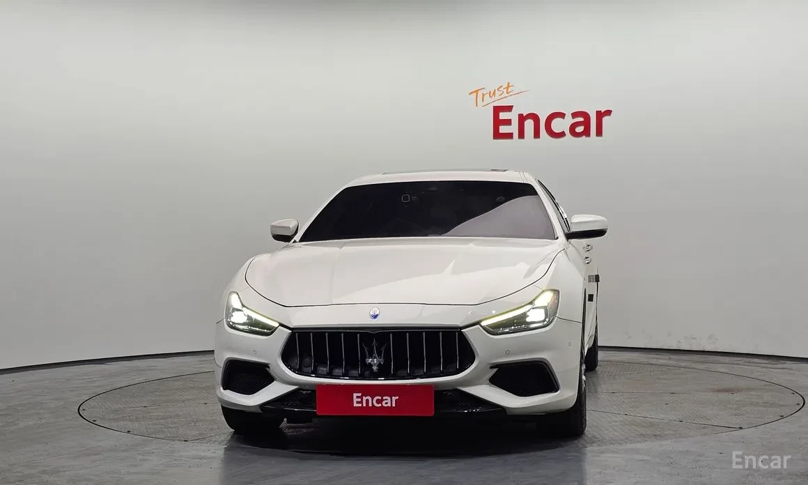 Maserati Ghibli, снимка 2 - Автомобили и джипове - 54303918