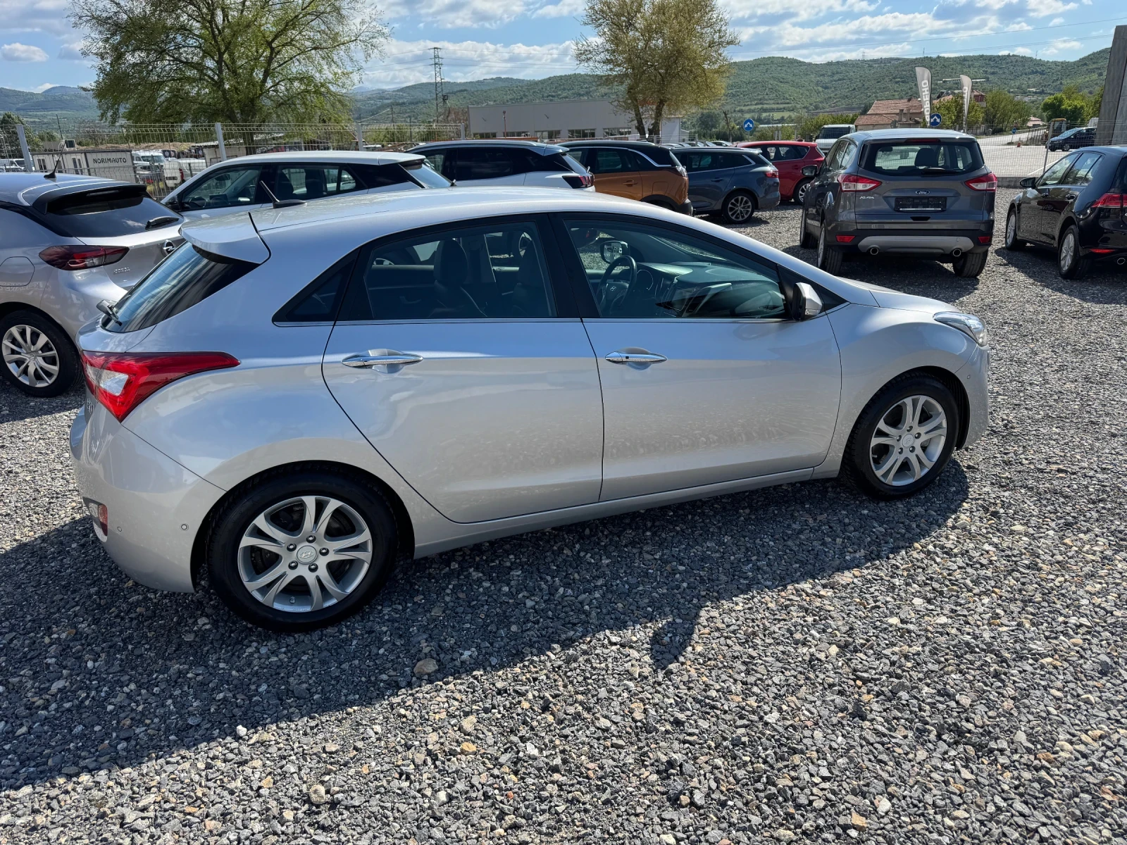 Hyundai I30 1.6CRDI   AВТОМАТИК   КОЖА   КСЕНОН  , снимка 7 - Автомобили и джипове - 54478597