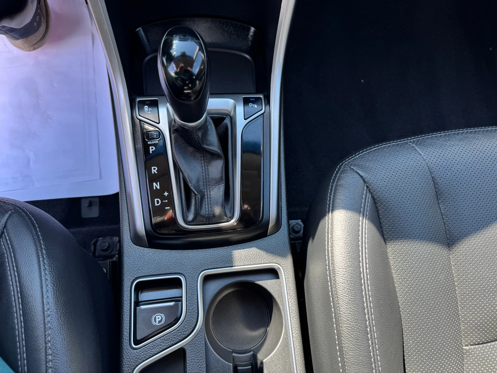 Hyundai I30 1.6CRDI   AВТОМАТИК   КОЖА   КСЕНОН  , снимка 11 - Автомобили и джипове - 54478597