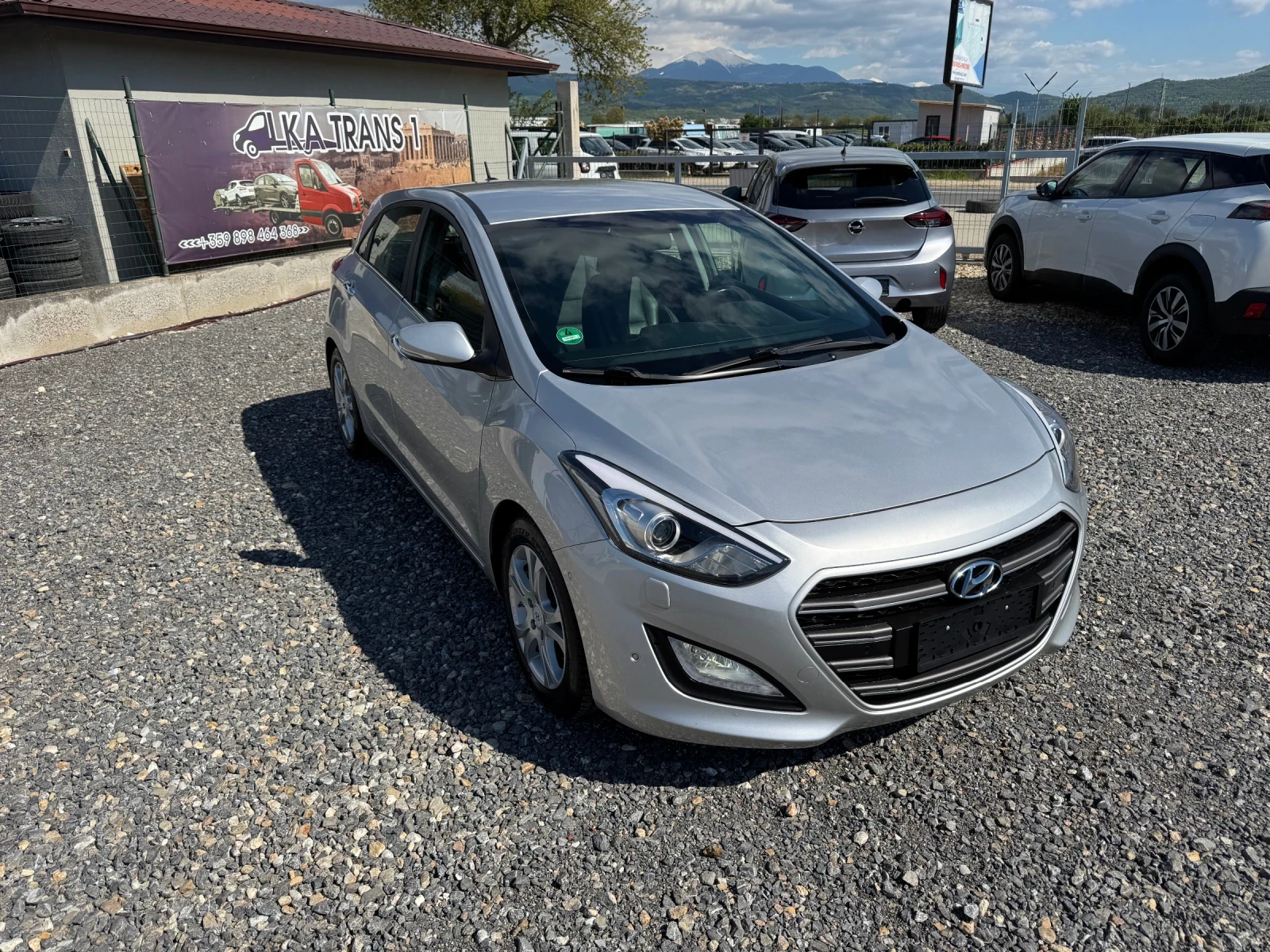 Hyundai I30 1.6CRDI   AВТОМАТИК   КОЖА   КСЕНОН  , снимка 2 - Автомобили и джипове - 54478597