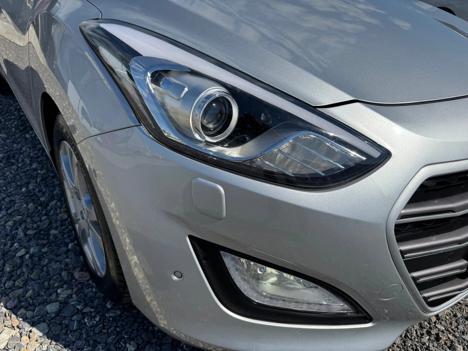 Hyundai I30 1.6CRDI   AВТОМАТИК   КОЖА   КСЕНОН  , снимка 4 - Автомобили и джипове - 54478597