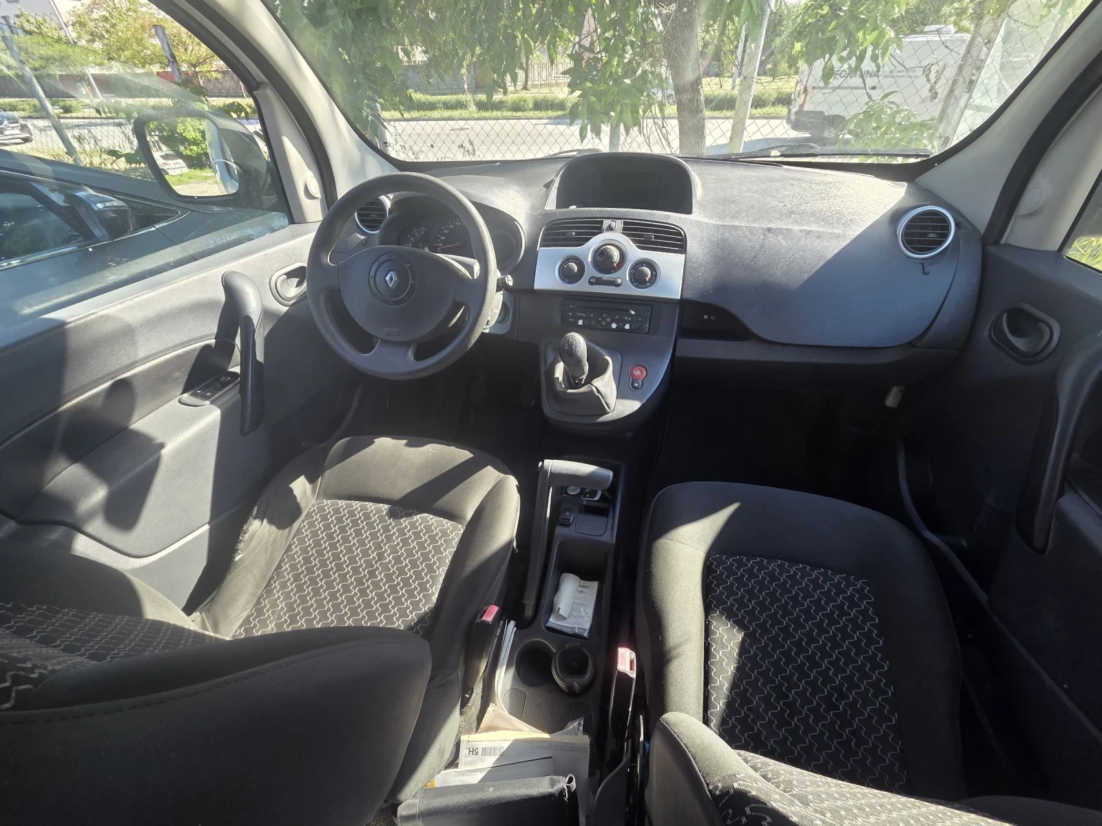 Renault Kangoo 1.5 DCI, снимка 6 - Автомобили и джипове - 54623249