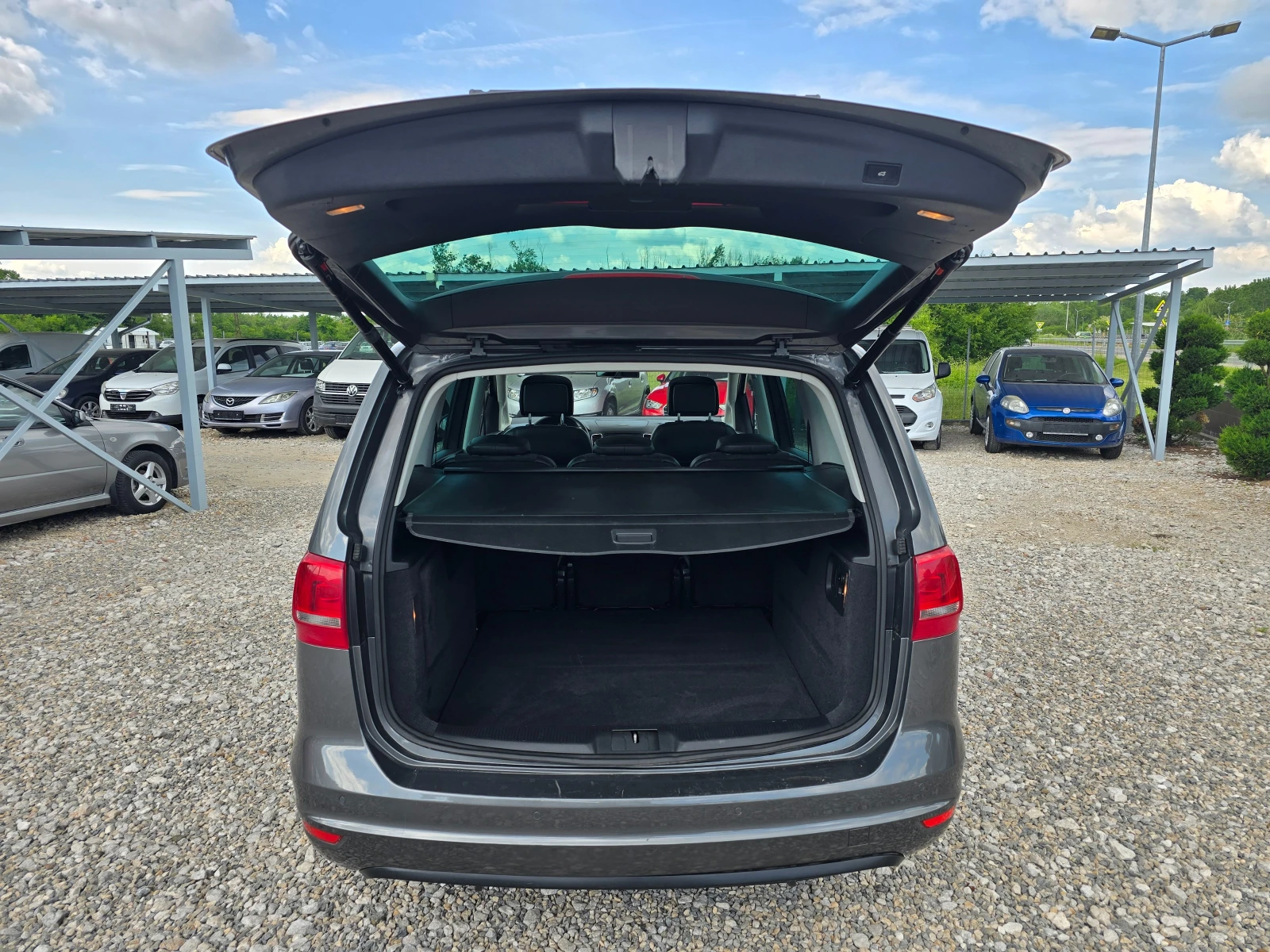 VW Sharan 2.0TDI 140кс 4MOTION, снимка 16 - Автомобили и джипове - 54674071