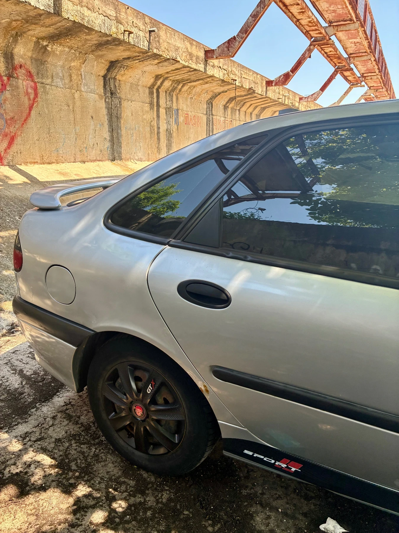 Renault Laguna 2.0i, снимка 10 - Автомобили и джипове - 54680720