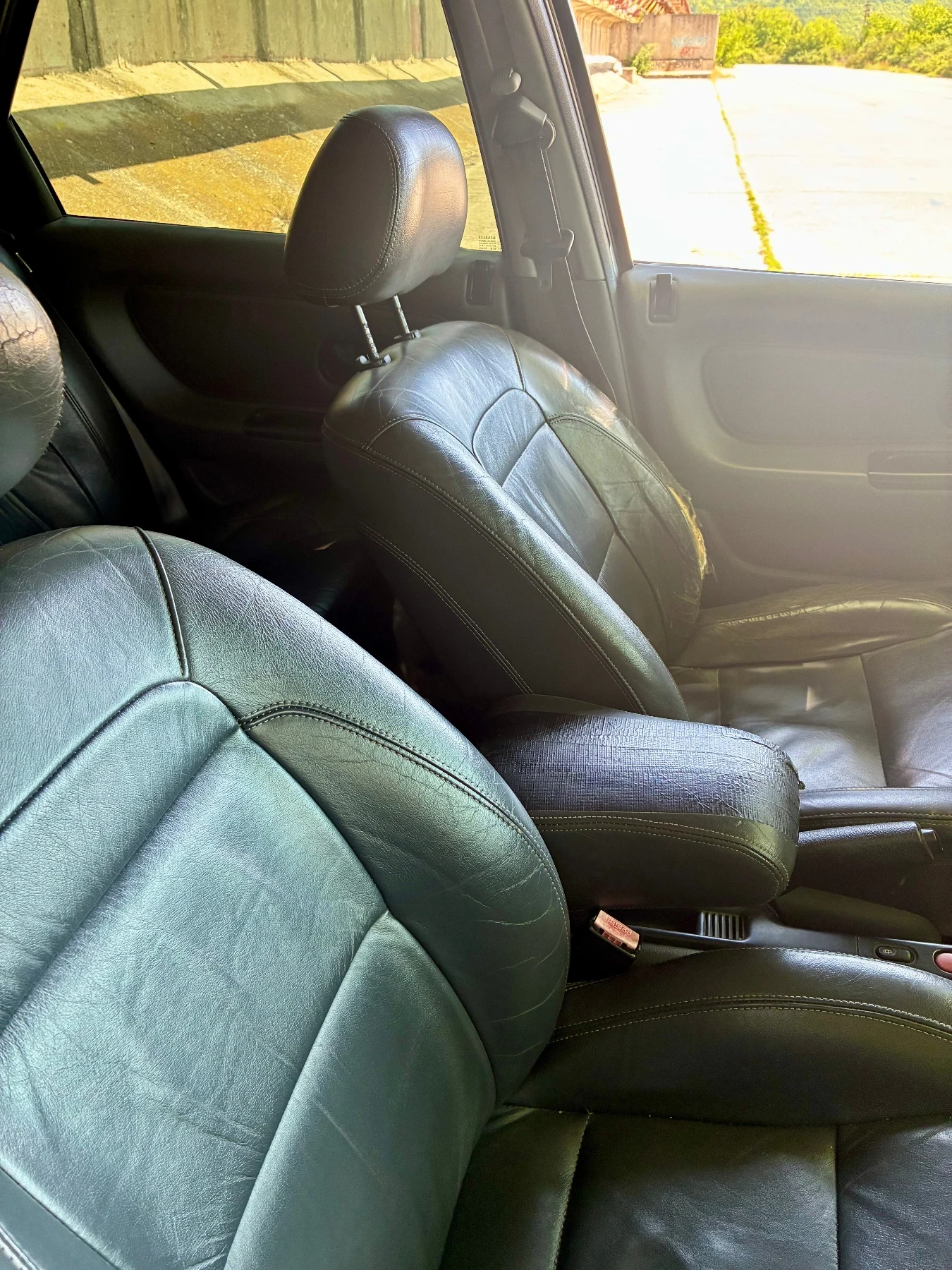 Renault Laguna 2.0i, снимка 9 - Автомобили и джипове - 54680720