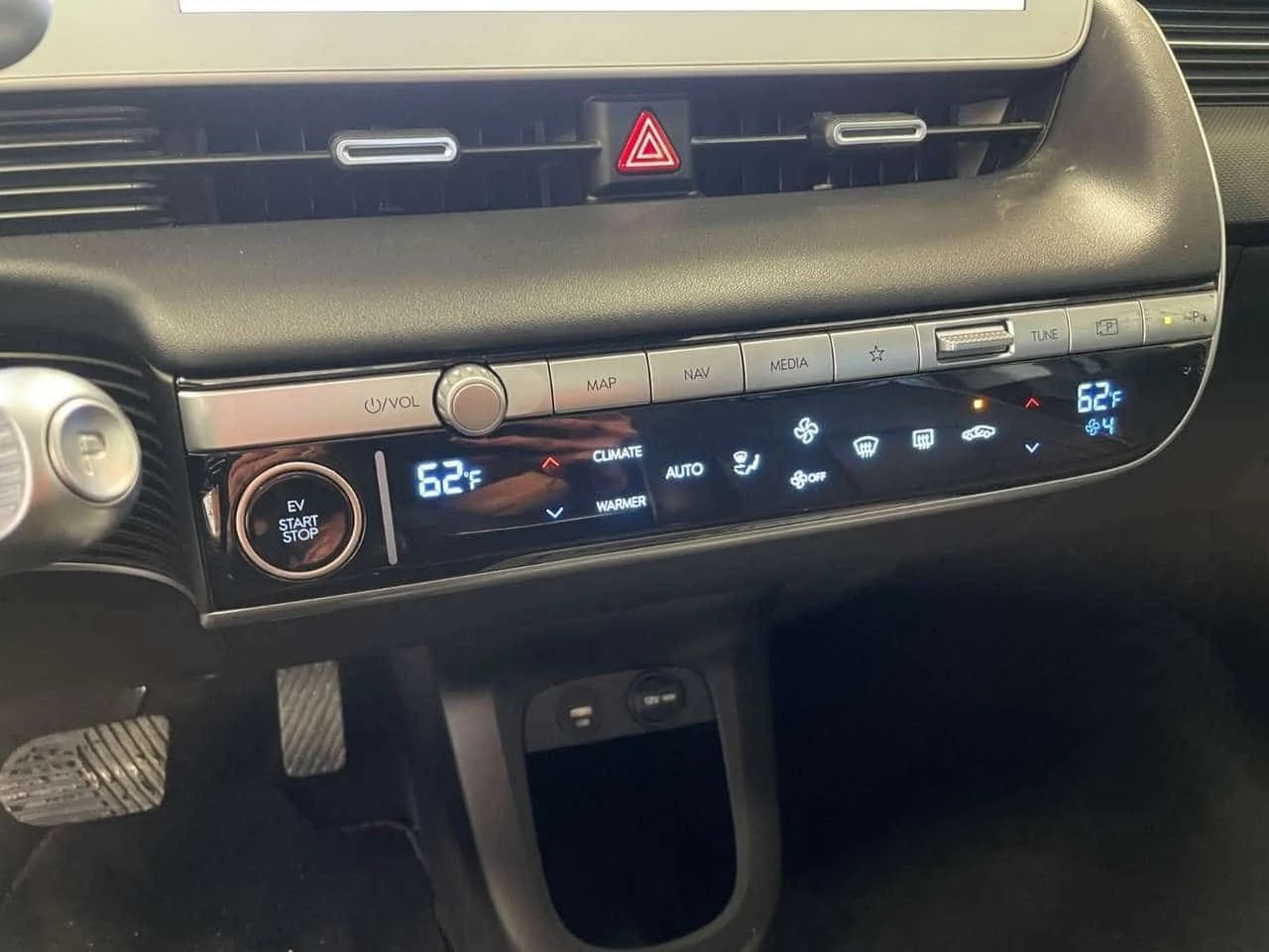 Hyundai Ioniq 5 CARFAX, снимка 12 - Автомобили и джипове - 54737151