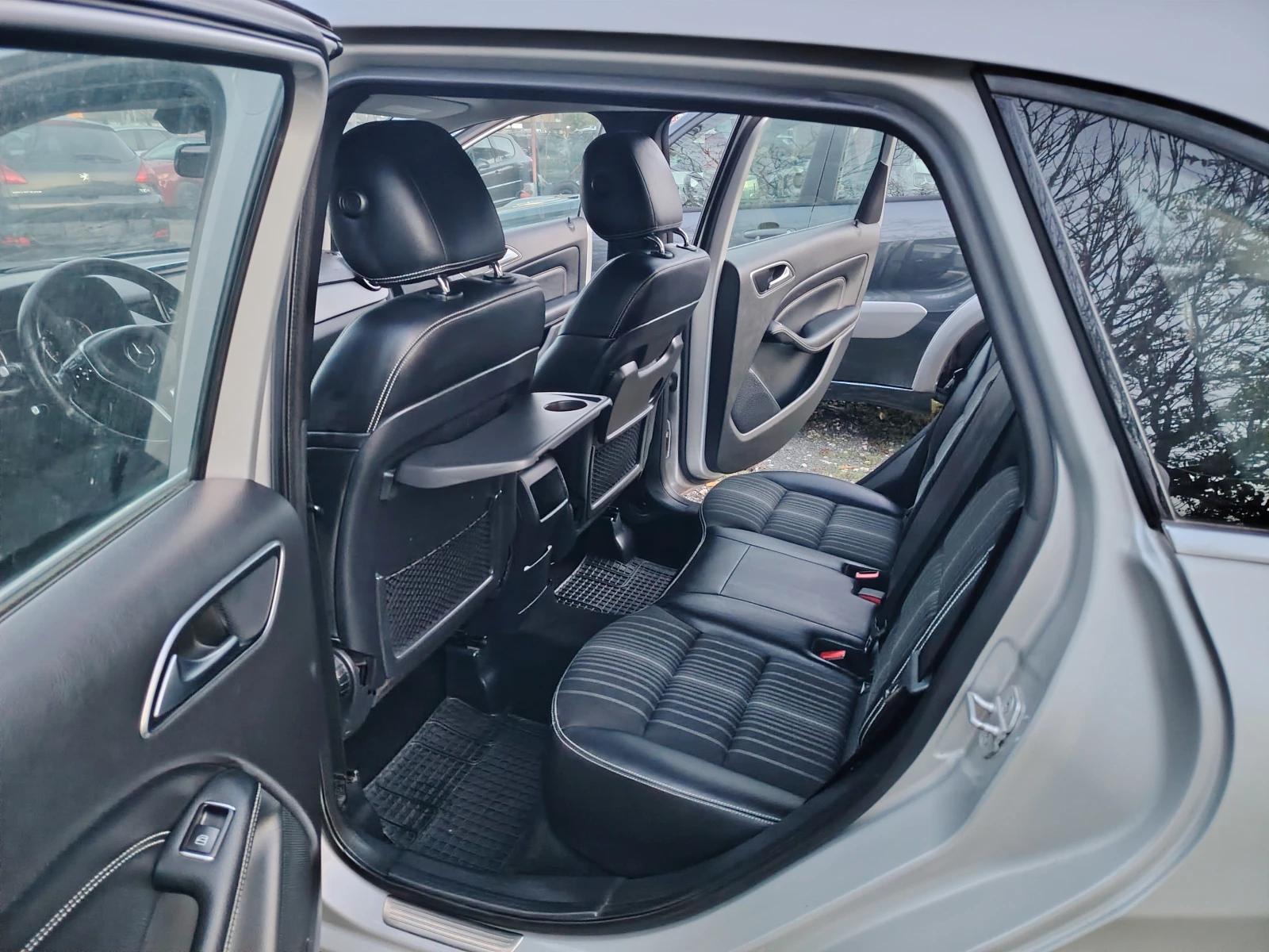 Mercedes-Benz B 200 1.6i, снимка 5 - Автомобили и джипове - 55105412
