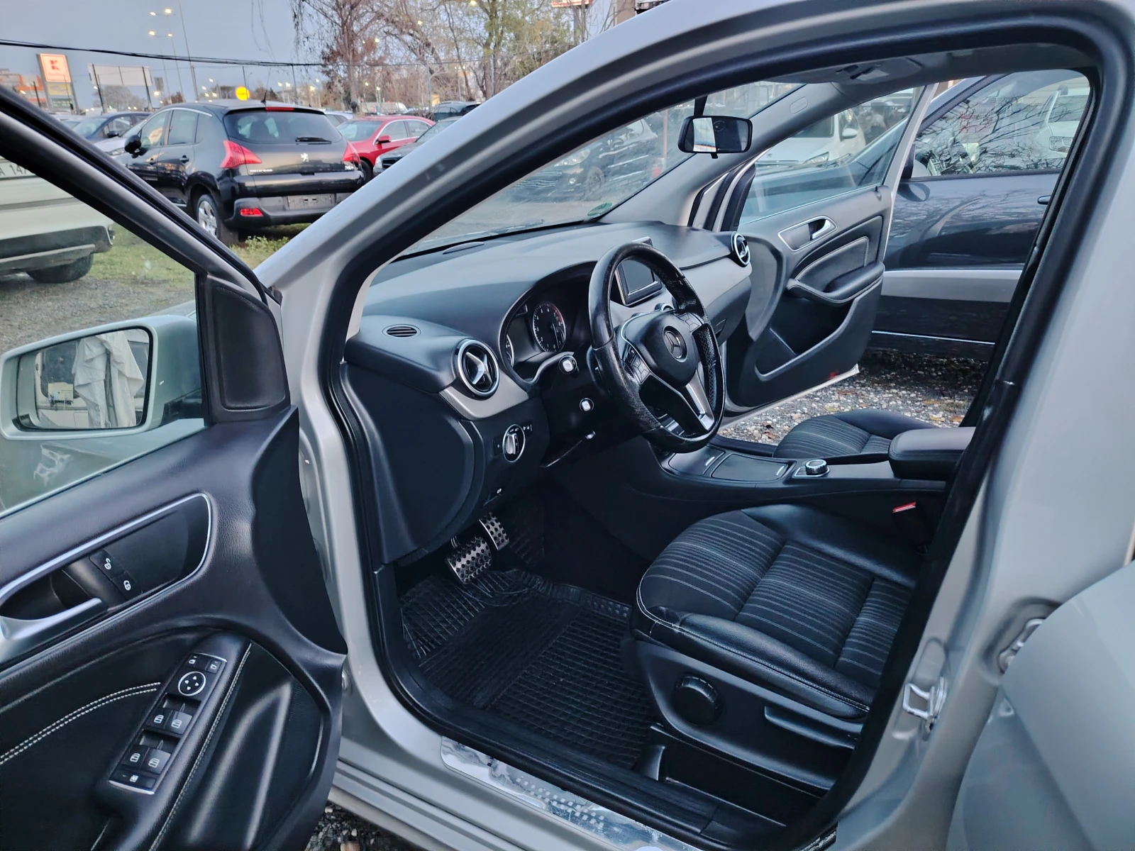 Mercedes-Benz B 200 1.6i, снимка 7 - Автомобили и джипове - 55105412