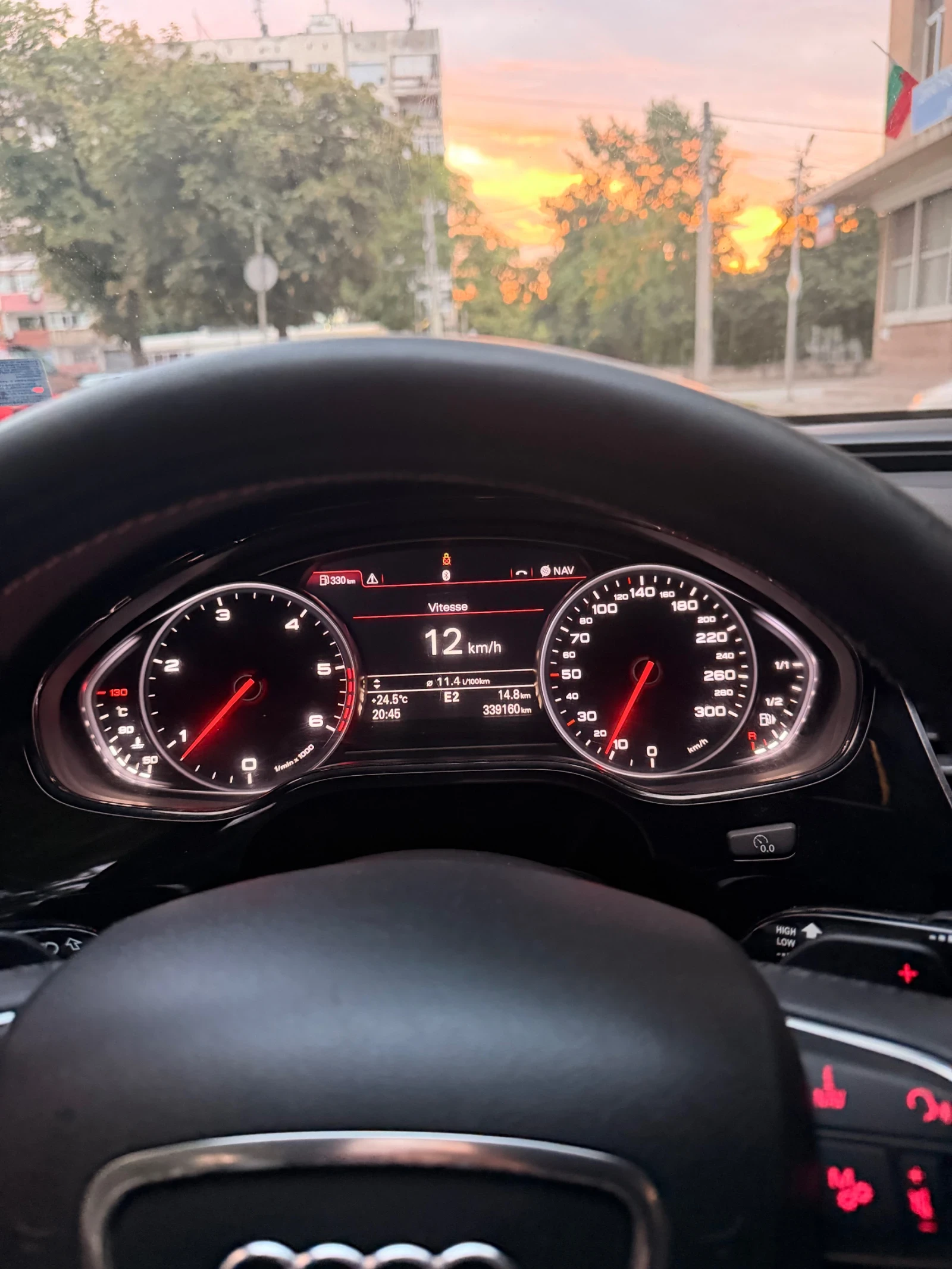 Audi A8, снимка 15 - Автомобили и джипове - 55332867