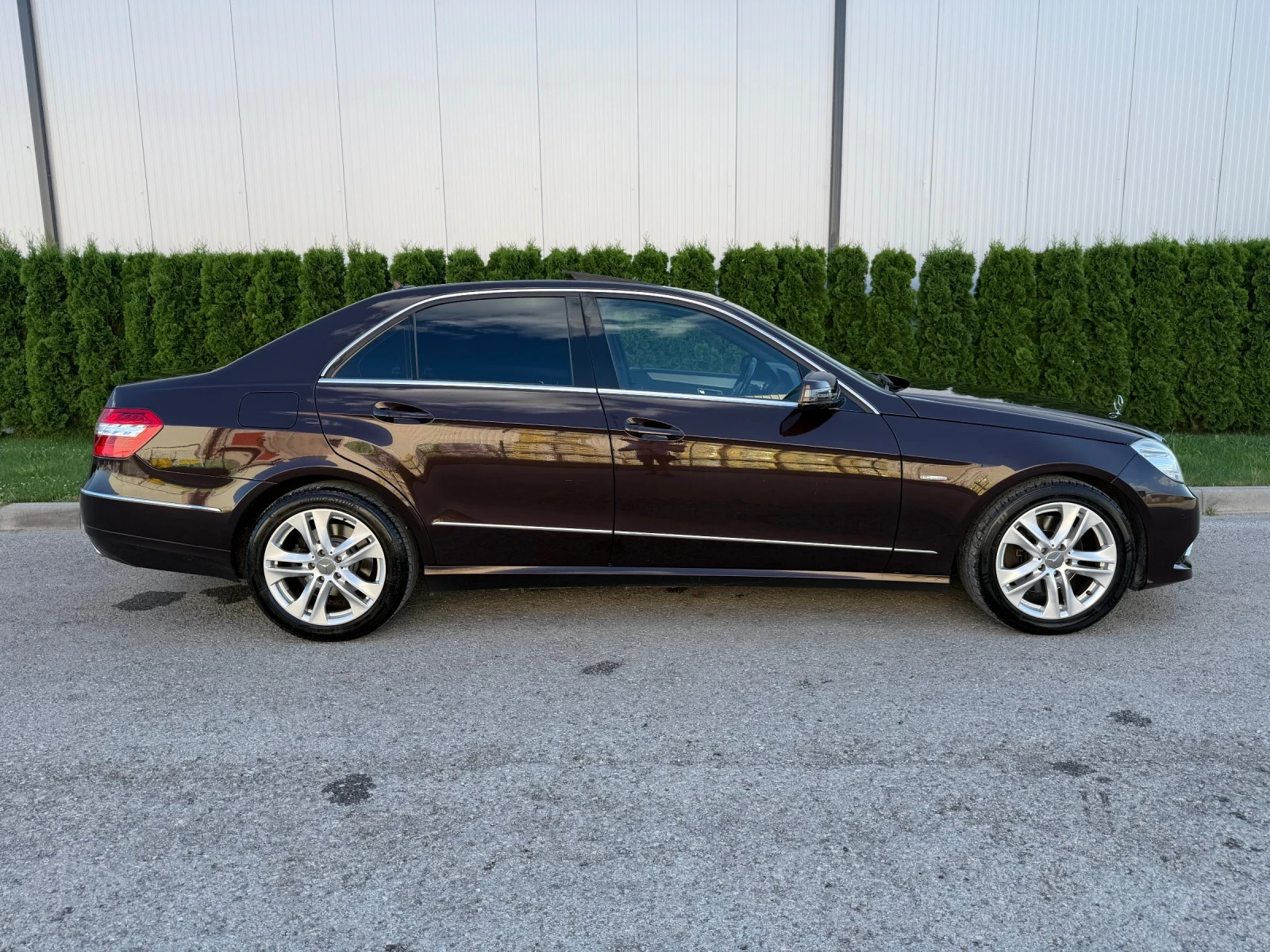 Mercedes-Benz E 350 cdi 231k.c* ACC* H&K* Assist* Люк* ЛИЗИНГ* , снимка 4 - Автомобили и джипове - 55466720