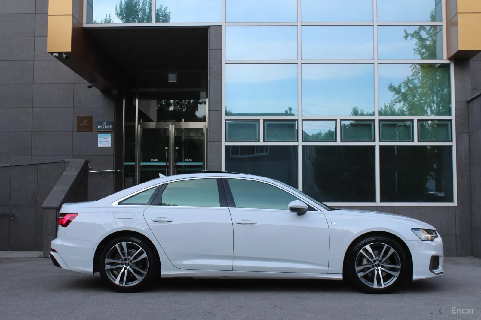 Audi A6 C8* 40TDI* TOP CENA* DO BULGARIA* , снимка 3 - Автомобили и джипове - 55582828