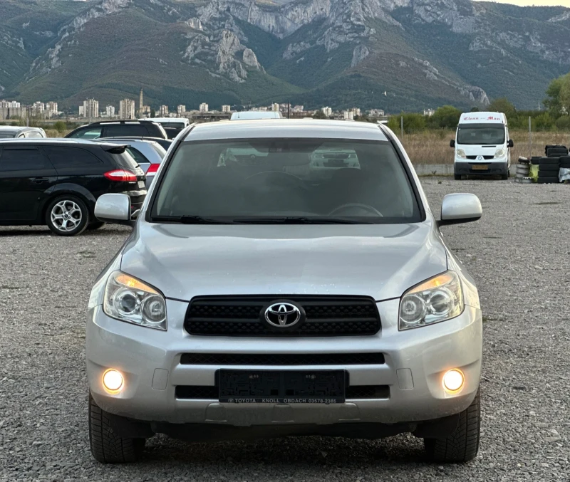 Toyota Rav4 2.2 D-4D 136к.с * Климатроник* * 4х4* , снимка 2 - Автомобили и джипове - 47430899