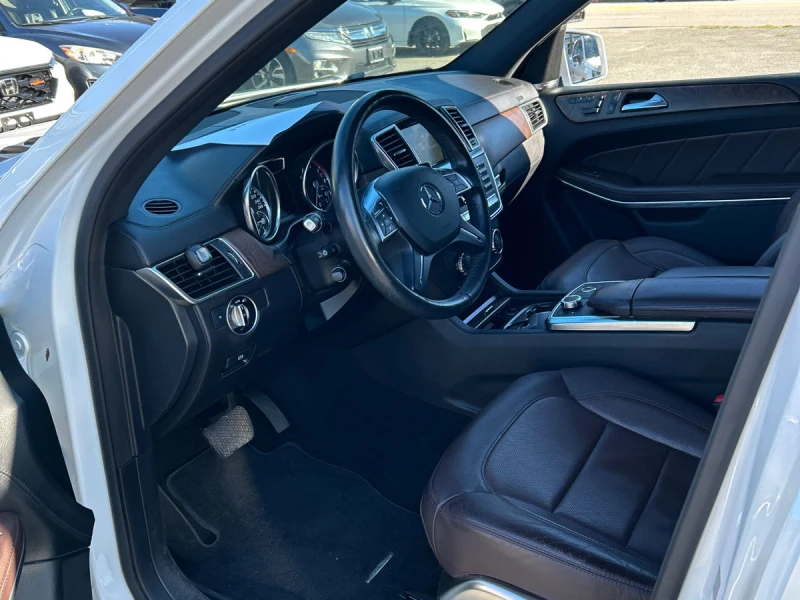 Mercedes-Benz GL 550 4, 6 V8 biturbo, дълга база, 4matic, снимка 3 - Автомобили и джипове - 52724327