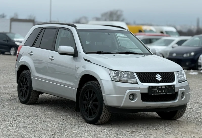 Suzuki Grand vitara 2.0i 140к.с * 4х4* * Навигация* * Климатроник* 