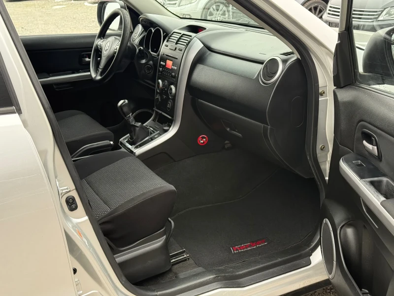 Suzuki Grand vitara 2.0i 140к.с * 4х4* * Навигация* * Климатроник* , снимка 11 - Автомобили и джипове - 53192539