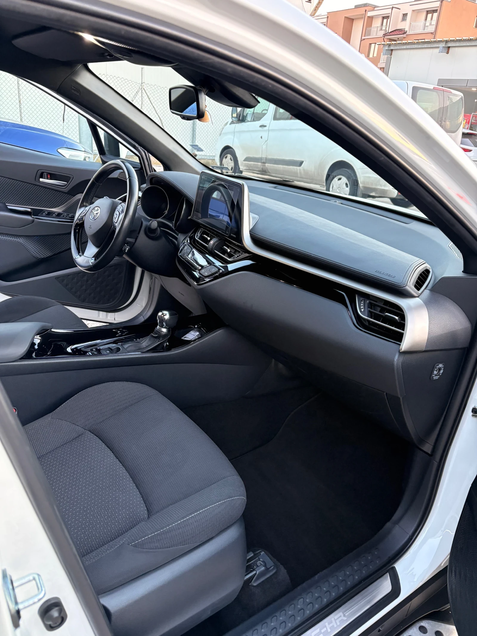 Toyota C-HR | Mobile.bg � ����������� 13