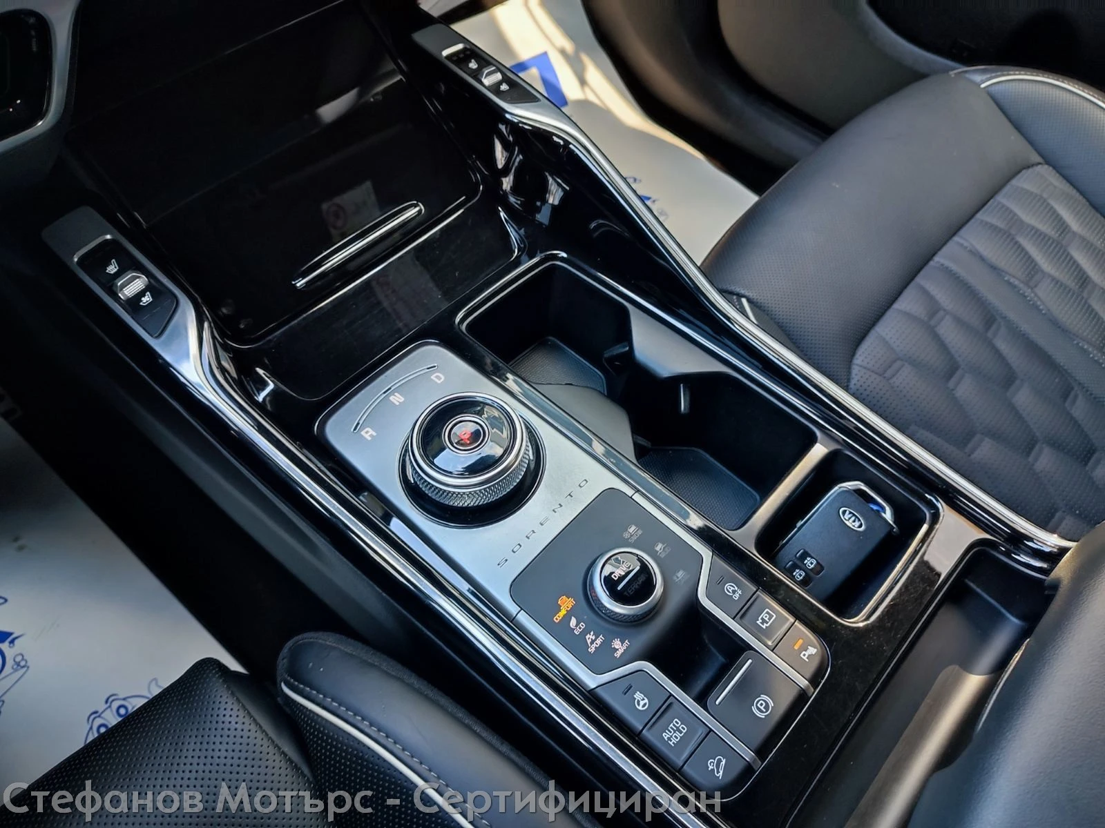 Kia Sorento 4x4 Platinum 2.2 CRDi 202hp AT8, снимка 14 - Автомобили и джипове - 53643295