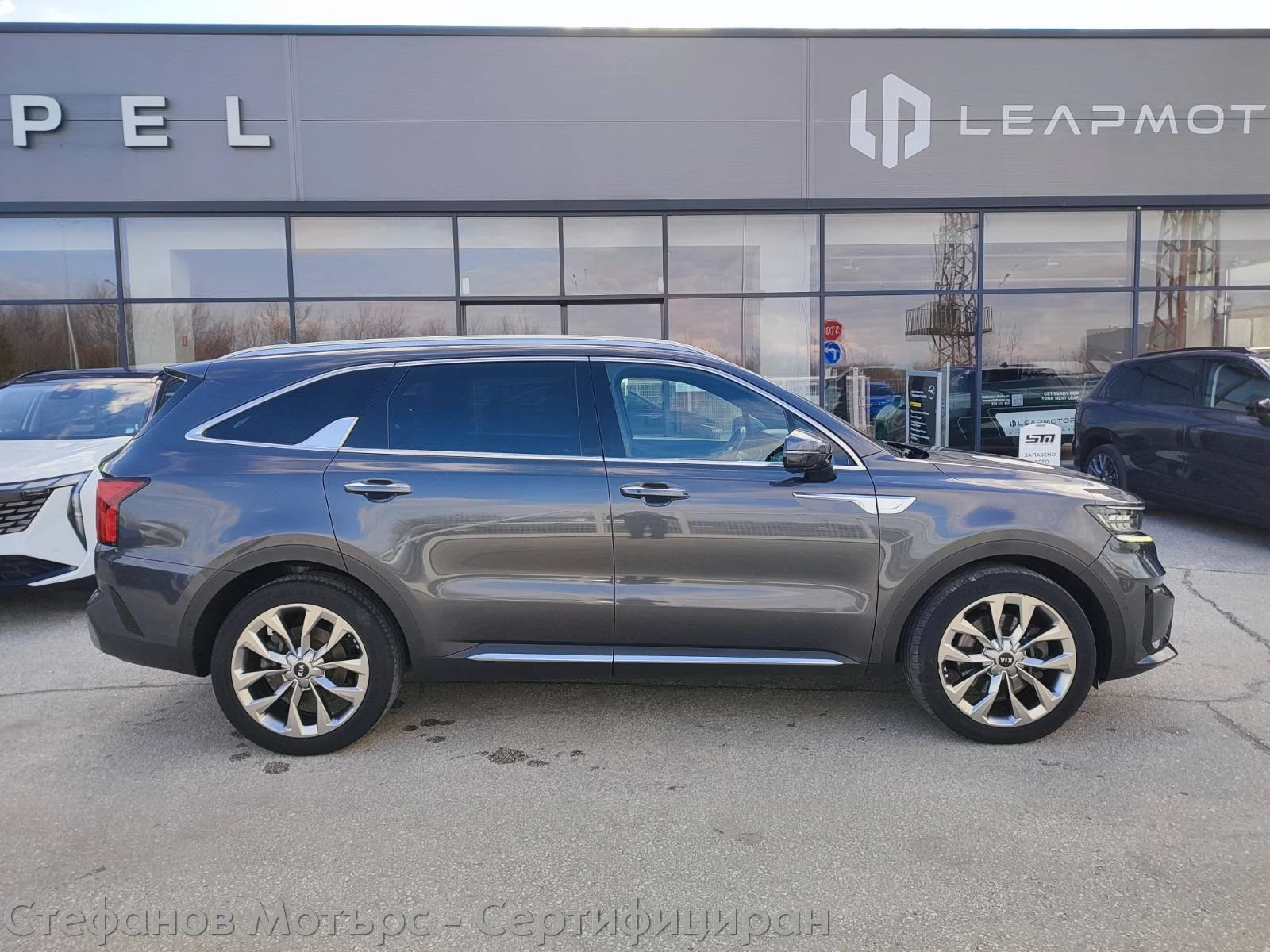 Kia Sorento 4x4 Platinum 2.2 CRDi 202hp AT8, снимка 5 - Автомобили и джипове - 53643295