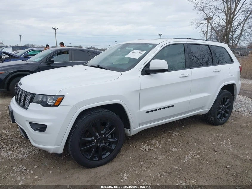 Jeep Grand cherokee 3.6l Altitude 4X4, снимка 2 - Автомобили и джипове - 54528623