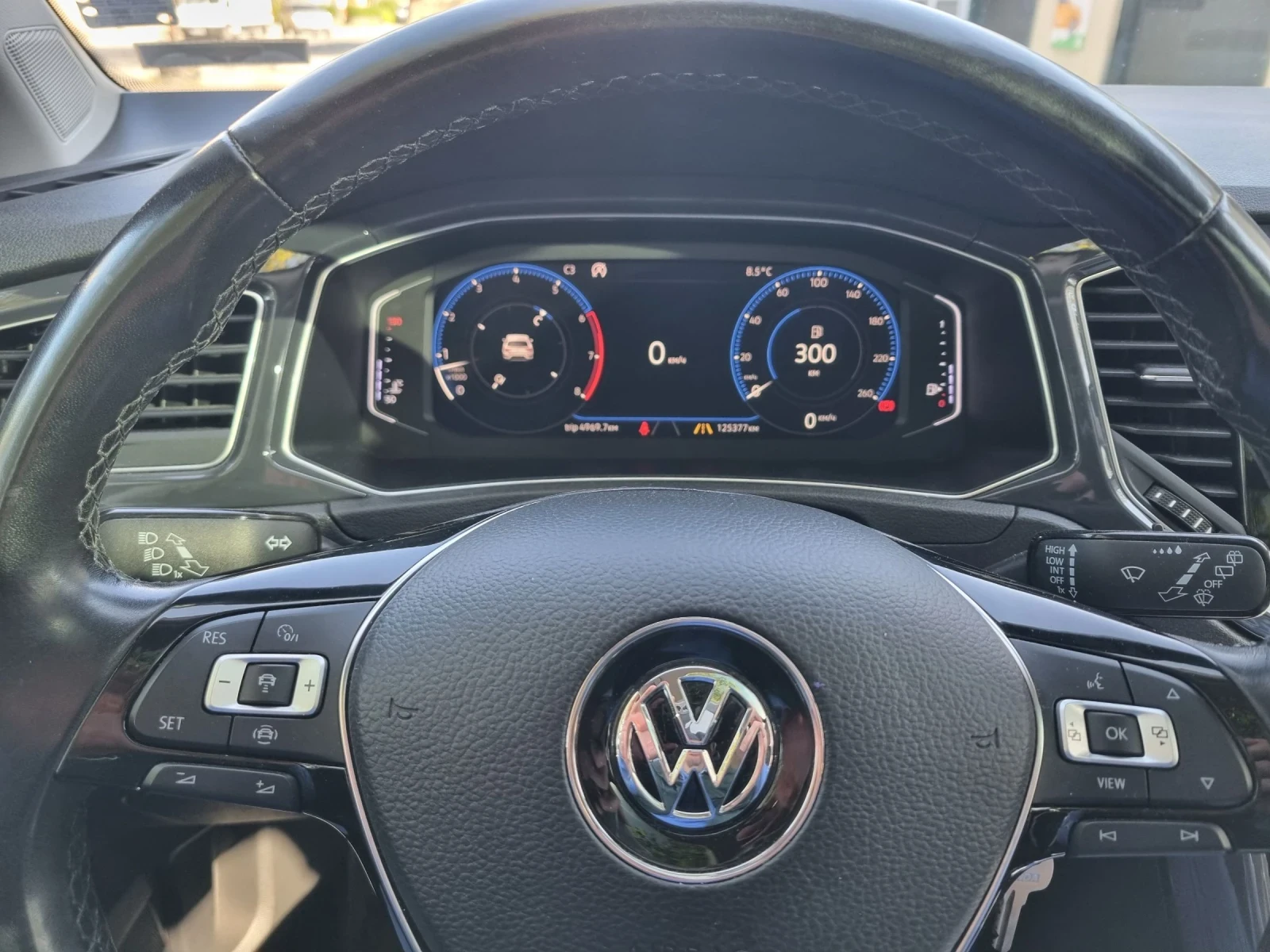 VW T-Roc 1.5TSI 150ks FULL/DIGITAL/KAMERA/PANORAMA, снимка 12 - Автомобили и джипове - 54624833