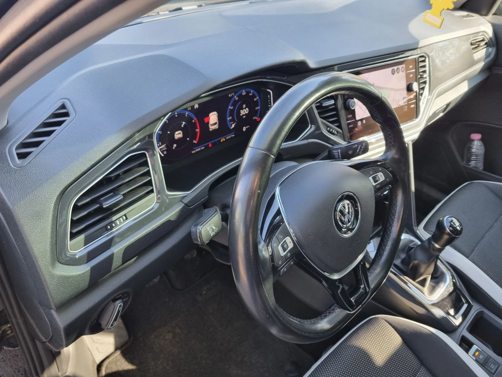 VW T-Roc 1.5TSI 150ks FULL/DIGITAL/KAMERA/PANORAMA, снимка 11 - Автомобили и джипове - 54624833